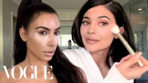 Read more about the article The Kardashian-Jenner Sisters’ Best Beauty Secrets, From Baking to Lip