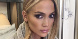 Read more about the article J.Lo Just Tried Out an Ultra-Nostalgic ’90s Hairstyle on Instagram