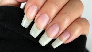 Read more about the article How to grow LONG & STRONG nails (long nail care