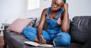 Read more about the article Clear Your Thoughts in the New Year With These Therapist-Recommended