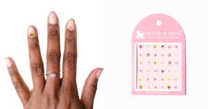 Read more about the article These ’90s-Inspired Nail-Art Stickers Have Our Hearts This Valentine’s Day