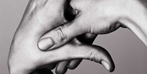 Read more about the article I Finally Got Over My Phobia Of Touch