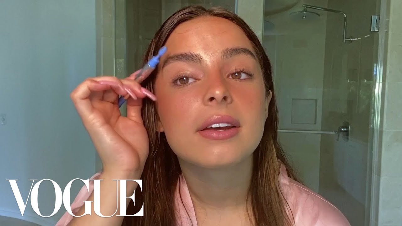 You are currently viewing Addison Rae’s Guide to Faux Freckles and a Go-To Glowy