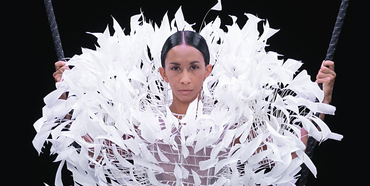You are currently viewing Paris Couture Fashion Week Looks Nothing Like It Used To