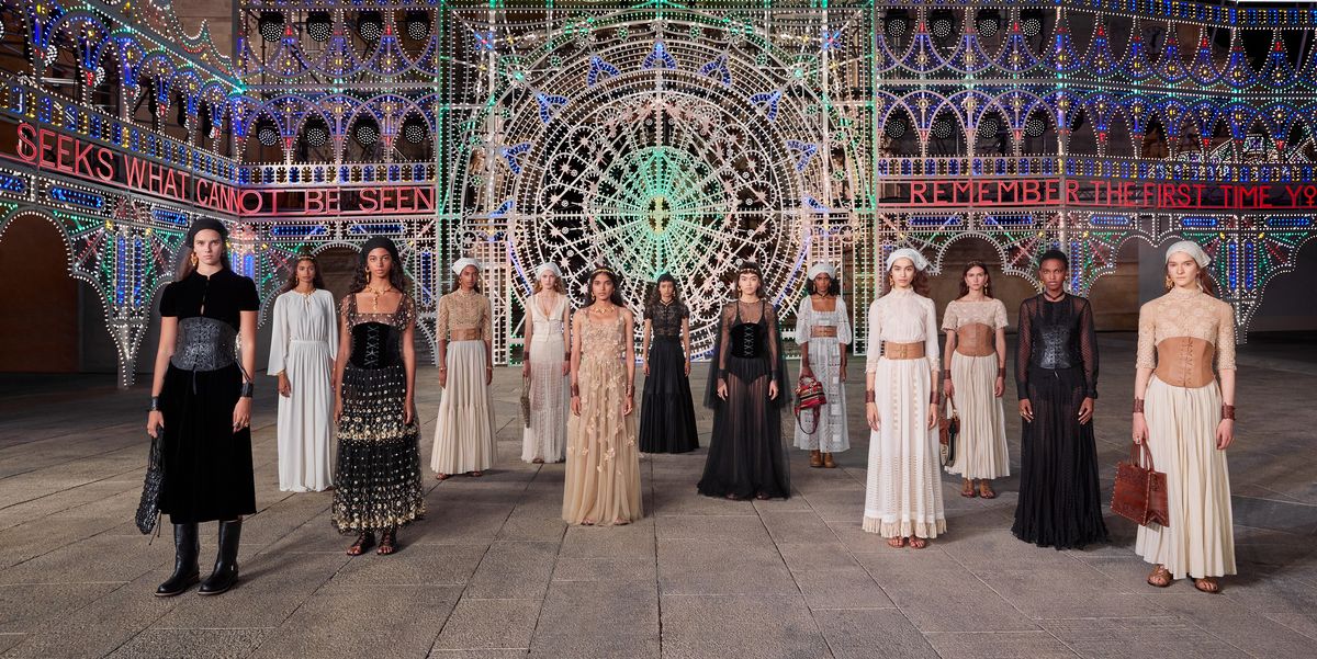 You are currently viewing Dior’s Cruise 2021 Collection Is a Tribute to Italian Arts