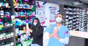 Read more about the article This Pharmacist Celebrating His 1,000th Vaccine Given Is, Quite Simply,