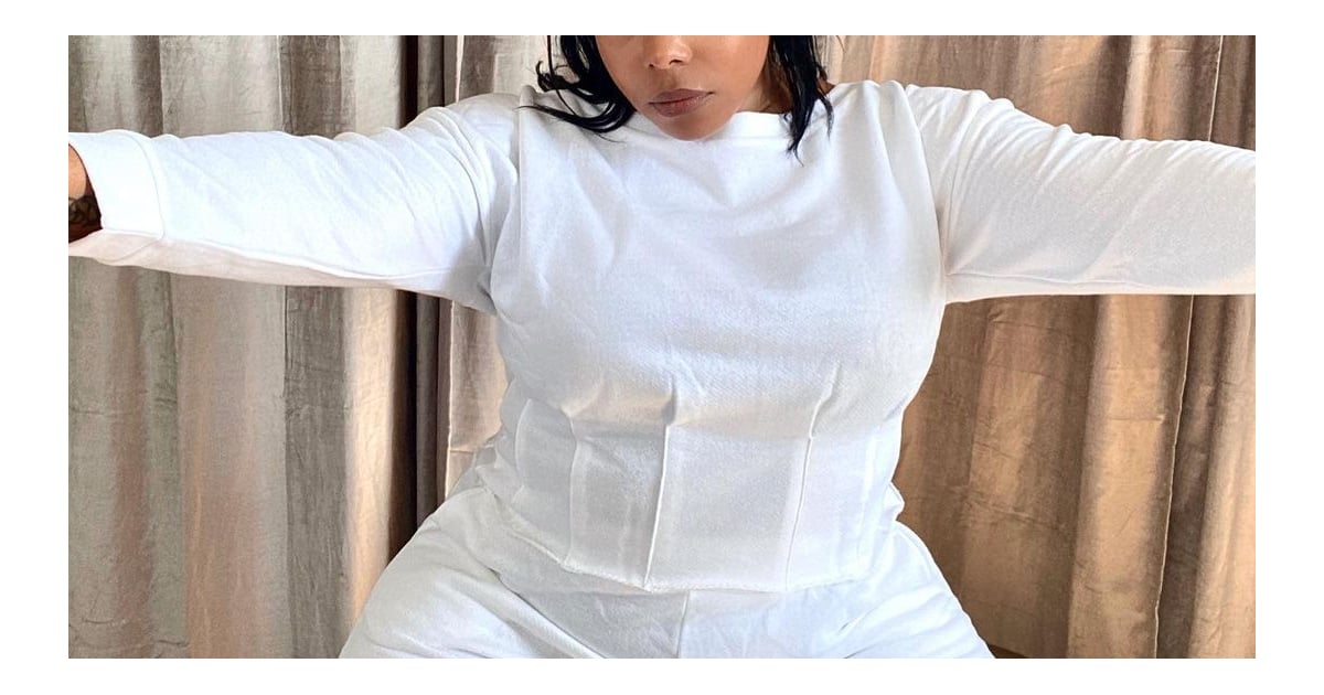 You are currently viewing The Corset Sweater Is the Knitwear Trend You Never Saw