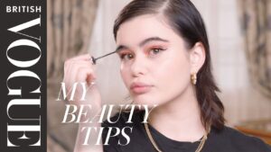 Read more about the article Euphoria Star Barbie Ferreira’s Guide To Colourful Bold Eyeliner |