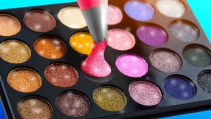 Read more about the article 27 Makeup Secrets For Beginners