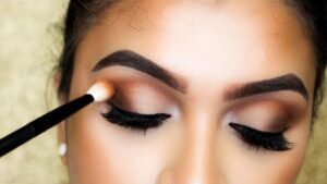 Read more about the article How to Apply Eyeshadow Perfectly