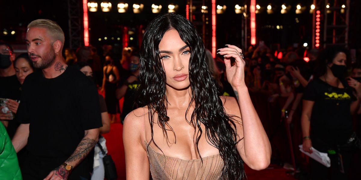 You are currently viewing Megan Fox And Machine Gun Kelly Have Matching Hair Now