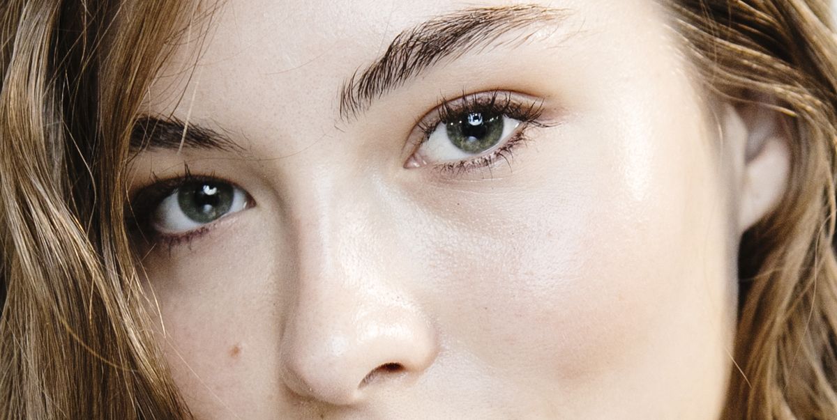 You are currently viewing These Foundation Brushes Are Like FaceTune For Your Skin