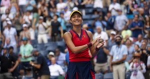 Read more about the article 5 Things to Know About Emma Raducanu, the 18-Year-Old Who