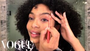 Read more about the article Yara Shahidi’s Guide to Summer-Ready Eye Makeup