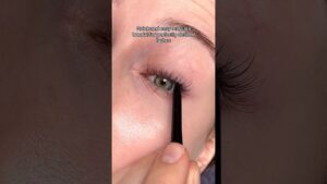 Read more about the article Quick and easy mascara tutorial for perfectly defined lashes! #makeup