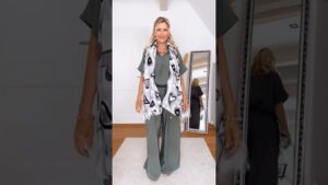 Read more about the article Fashion Tips For Fabulous Ladies Over 50 + #styleafter50 #fashiontrends