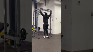 Read more about the article #pullups #tips #tipsandtricks #fitnesstips #women #fitwomen #explorepage #fitness #quicktips #fyp