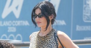 Read more about the article Kylie Jenner Says Casual Old Flip-Flops Are the Shoe of