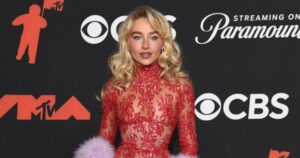 Read more about the article Sabrina Carpenter Wowed in a Lace Naked Dress at the