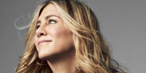 Read more about the article Jennifer Aniston’s New Multitasking Hair Detangler Is Already Iconic