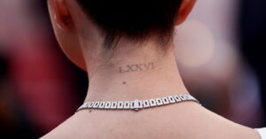 Read more about the article 25 Back-of-the-Neck Tattoos That Act as Jewelry
