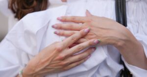 Read more about the article You Need to Try “Fruit Salad” Nails Before Summer Ends