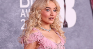 Read more about the article Sabrina Carpenter Likes to Keep Her Fitness Routine “Casual”