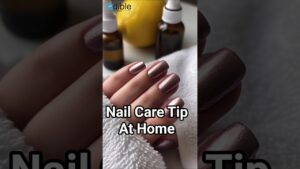 Read more about the article Nails Mazboot Aur Khoobsurat Banane Ka Asaan Tareeqa