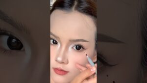 Read more about the article makeup tips