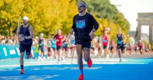 Read more about the article These “Marathon Moonlighters” Run For Themselves, Not Social Media