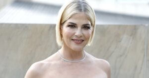 Read more about the article Selma Blair on Finding Confidence in Her Skin