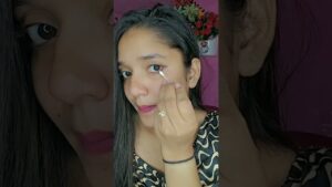 Read more about the article woow what a easy makeup hack #makeuptutorial #beautyhacks #youtubeshorts #hack