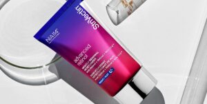 Read more about the article Why Retinal, Retinol’s Cooler Cousin, Is the New Skincare Go-To