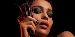 Read more about the article YSL’s New Perfume Makes Zoë Kravitz Feel Sexy