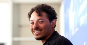 Read more about the article Anthony Ramos’s Next Role? Marathon Runner and Wellness Aficionado