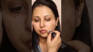 Read more about the article ठण्ड में रूखी त्वचा का मेकअप