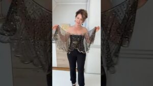 Read more about the article Как применить накидку…#irenebutsch #fashionstyle #fashion #tips #fashiontricks #style