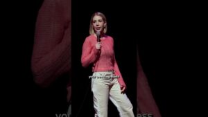 Read more about the article I offer fashion advice as well ️ #battleaxe #katherineryan #standupcomedy