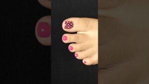 Read more about the article Black Pink foot nail art #toenailart #foot #viralvideo #shorts #diy