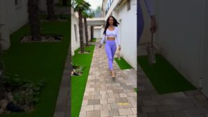 Read more about the article Street fashion style #runningerrands #casual #outfitoftheday #fashion #highheels