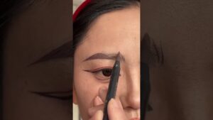 Read more about the article Beginner Eyebrow Routine:#BeautyTips #NaturalMakeup#shorts