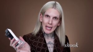 Read more about the article Jeffree Star dragging makeup brands for 14 minutes