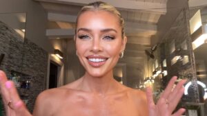 Read more about the article ‘Clean Girl’ Makeup Tutorial & Hydrated Skincare Routine