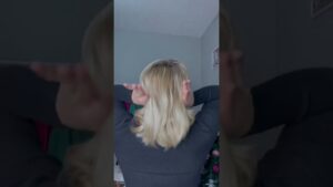 Read more about the article Viral ponytail hack on short hair #hairhack #hairtutorial #shorthairstyles #hairtips