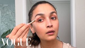 Read more about the article Alia Bhatt’s Guide to Ice Water Facials & Foundation-Free Makeup