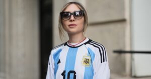 Read more about the article The Hottest Item in Fashion This Summer? A Soccer Jersey