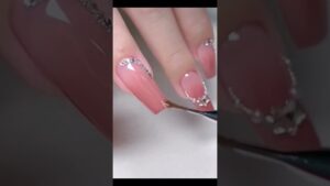 Read more about the article Magic Gradient Diamond Nail Art