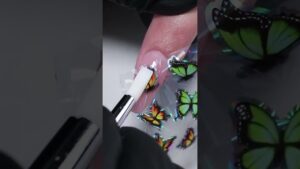 Read more about the article Nail Tips:How to use Transfer Foil Nail Gel?