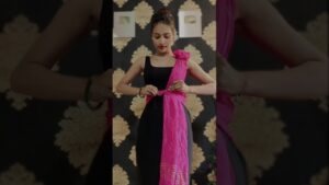 Read more about the article Dupatta as a top l trendy style#hack #shorts#fashiontips#dupattastyling#diy#viral#youtubeshorts