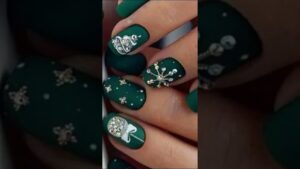 Read more about the article Christmas/// Nail Design Ideas #short #shortsvideo #reelsinstagram